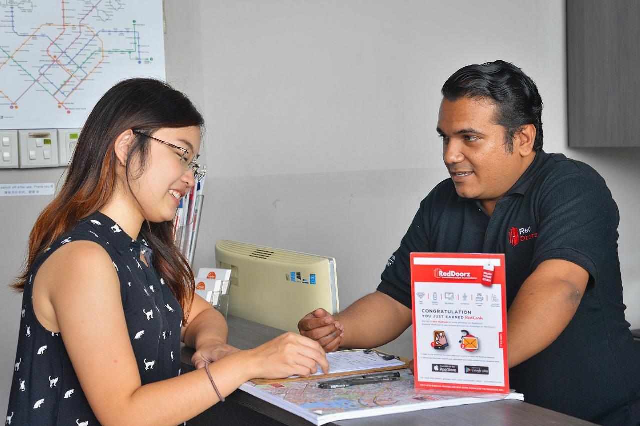 Reddoorz Hostel @ Kallang Mrt سنغافورة المظهر الخارجي الصورة